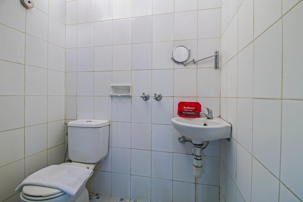 Reddoorz Plus @ Karet Setiabudi Jakarta Buitenkant foto