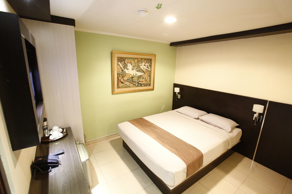 Reddoorz Plus @ Karet Setiabudi Jakarta Buitenkant foto