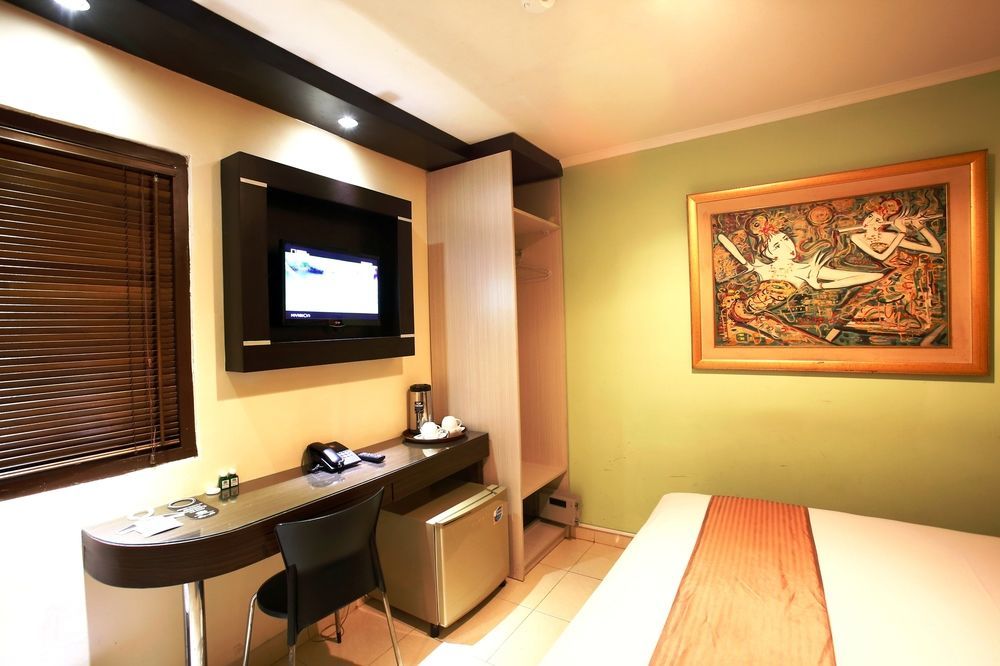 Reddoorz Plus @ Karet Setiabudi Jakarta Buitenkant foto