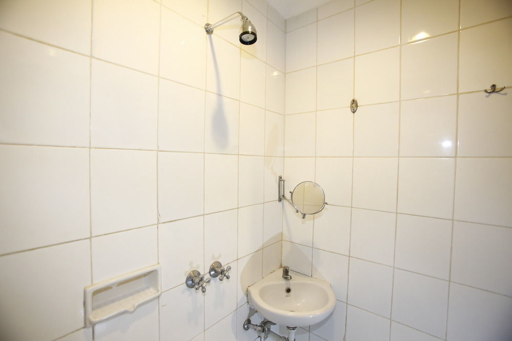 Reddoorz Plus @ Karet Setiabudi Jakarta Buitenkant foto