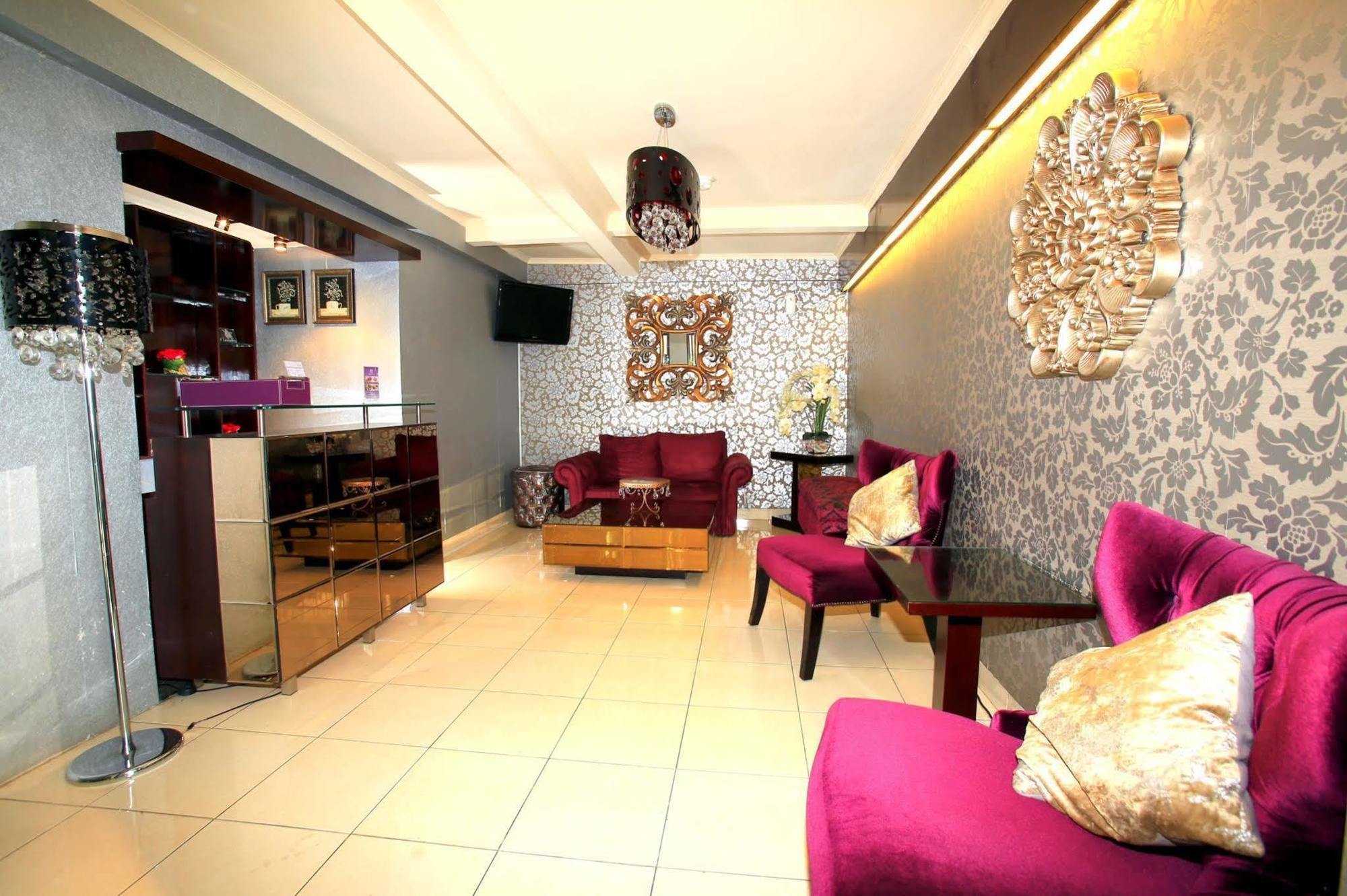 Reddoorz Plus @ Karet Setiabudi Jakarta Buitenkant foto