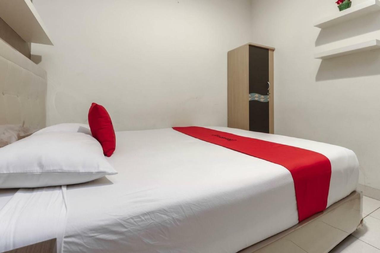 Reddoorz Plus @ Karet Setiabudi Jakarta Buitenkant foto