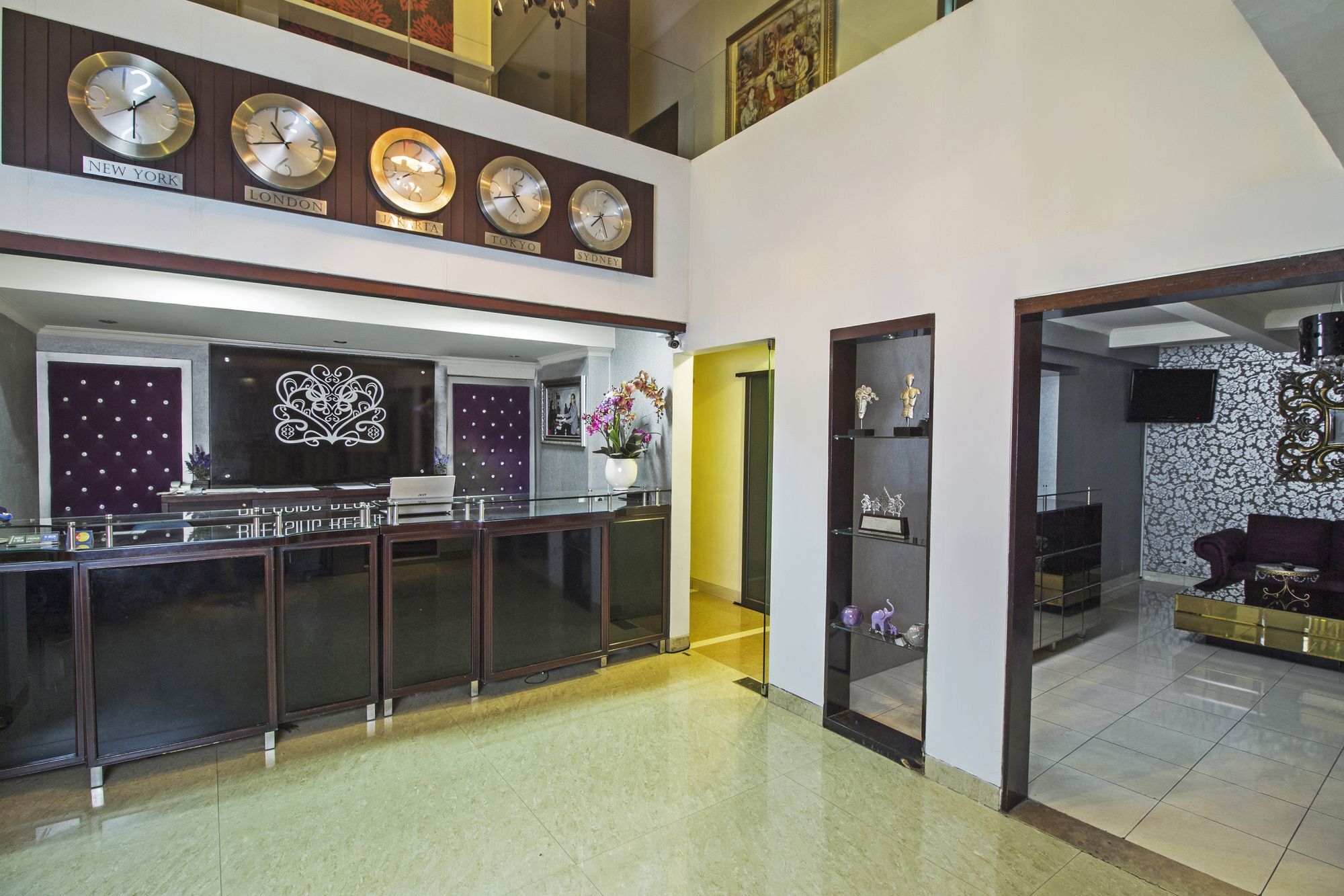 Reddoorz Plus @ Karet Setiabudi Jakarta Buitenkant foto