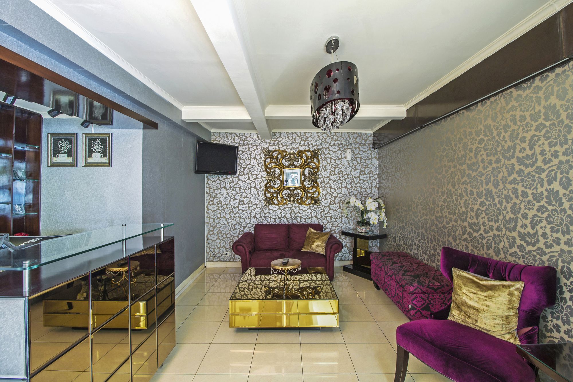 Reddoorz Plus @ Karet Setiabudi Jakarta Buitenkant foto