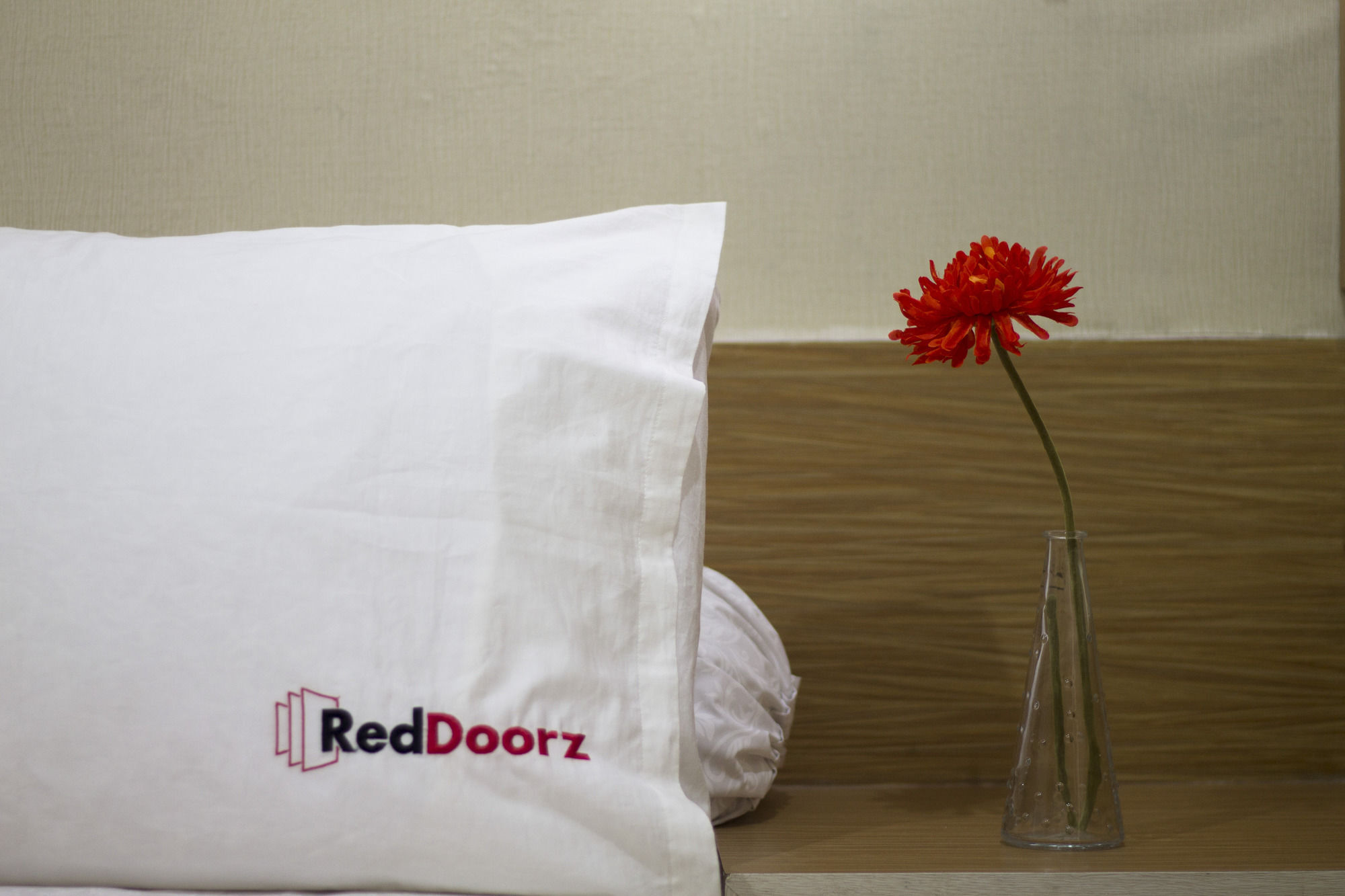 Reddoorz Plus @ Karet Setiabudi Jakarta Buitenkant foto